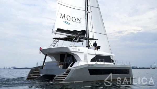 Moon Yacht 60 - Yacht Charter Sailica