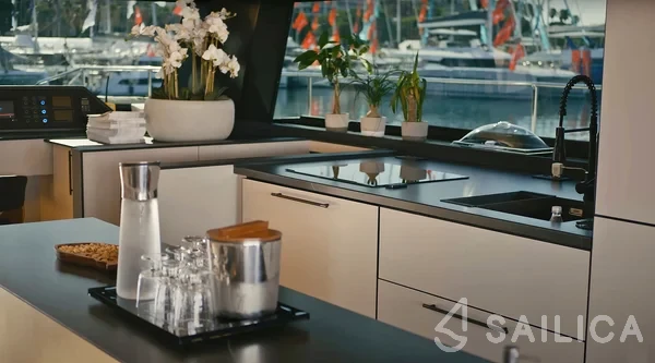 Moon Yacht 60 - Yacht Charter Sailica