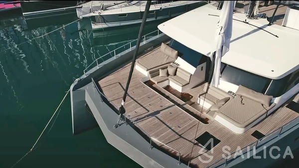 Moon Yacht 60 - Yacht Charter Sailica