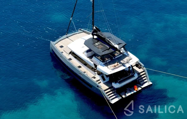 Moon Yacht 60 - Yacht Charter Sailica