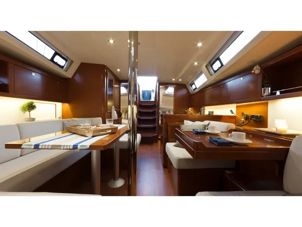 Oceanis 41 - Yacht Charter Sailica