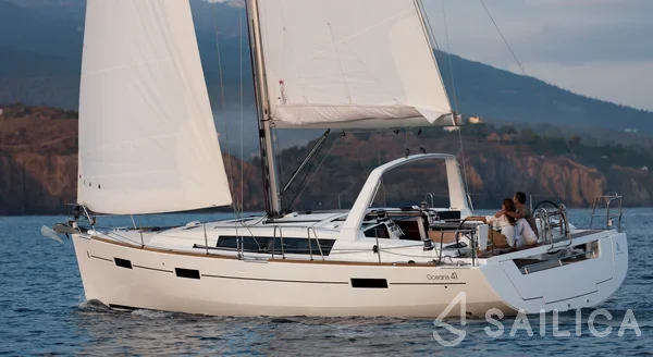 Oceanis 41 - Yacht Charter Sailica