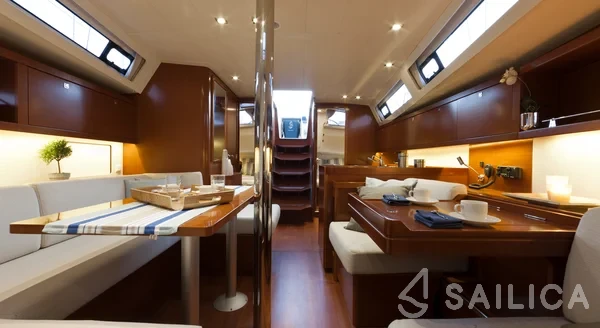 Oceanis 41 - Yacht Charter Sailica