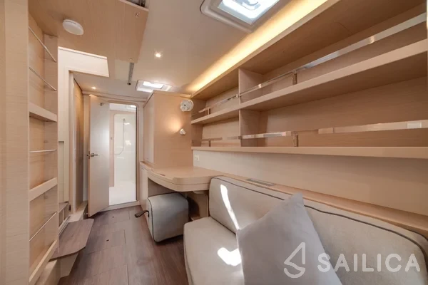 Lagoon 42 - Yacht Charter Sailica