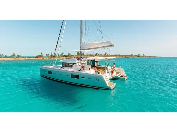 Lagoon 42 - Yacht Charter Sailica