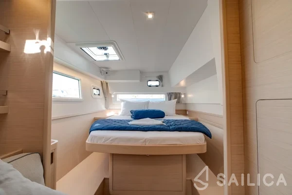Lagoon 42 - Yacht Charter Sailica