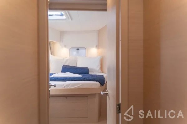 Lagoon 42 - Yacht Charter Sailica