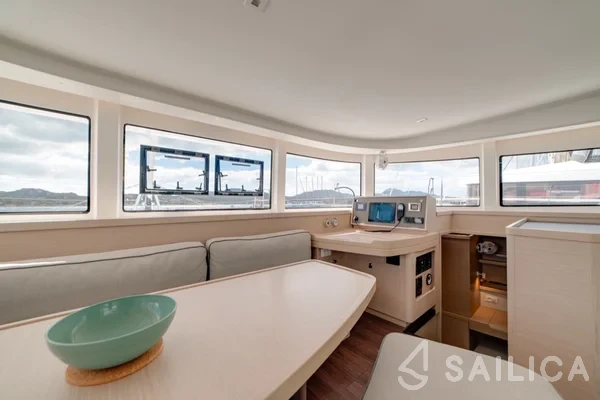 Lagoon 42 - Yacht Charter Sailica