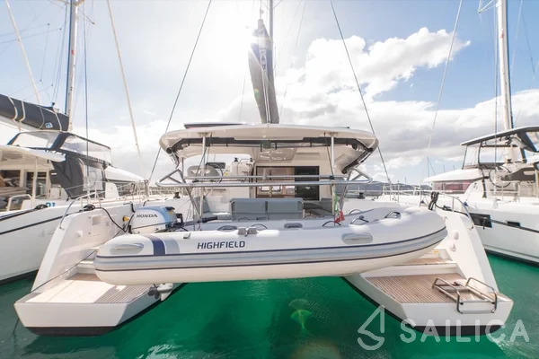 Lagoon 42 - Yacht Charter Sailica
