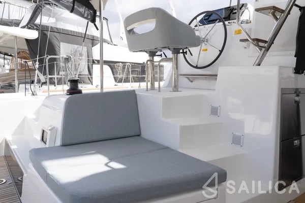 Lagoon 42 - Yacht Charter Sailica