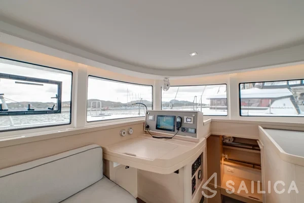 Lagoon 42 - Yacht Charter Sailica