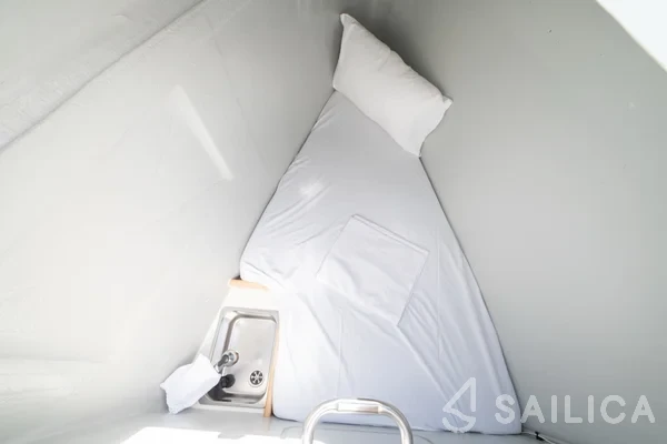 Lagoon 42 - Yacht Charter Sailica