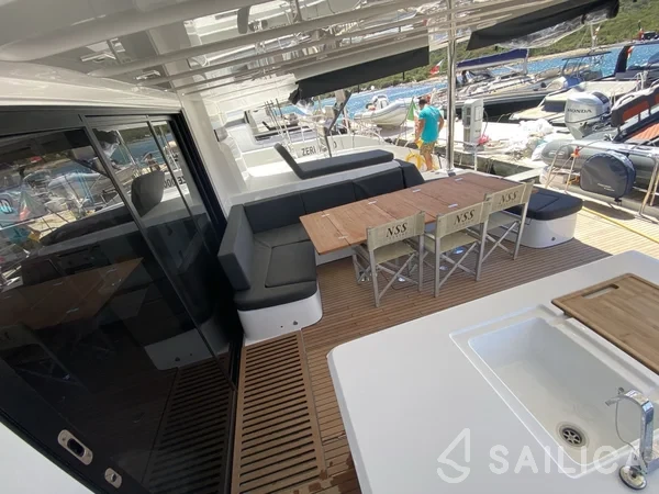 Lagoon 55 - Yacht Charter Sailica
