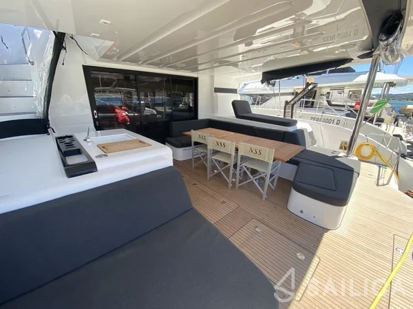 Lagoon 55 - Yacht Charter Sailica