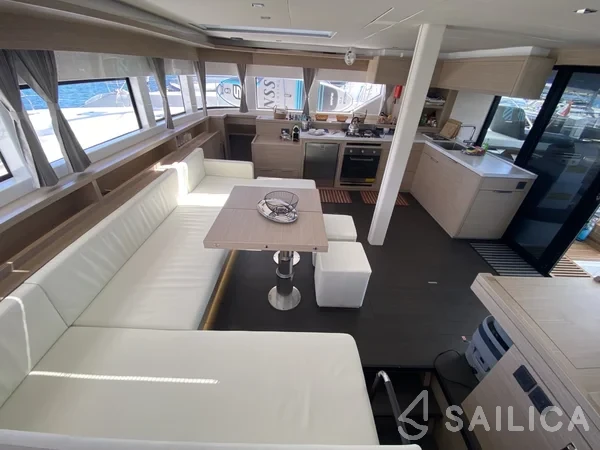 Lagoon 55 - Yacht Charter Sailica