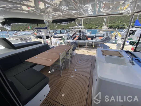 Lagoon 55 - Yacht Charter Sailica