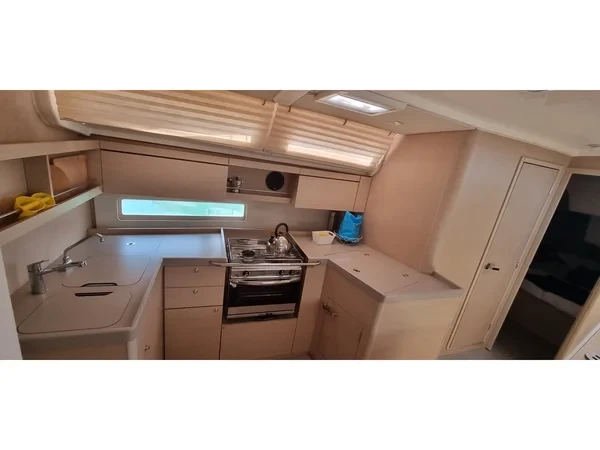 Oceanis 40.1 - Yacht Charter Sailica