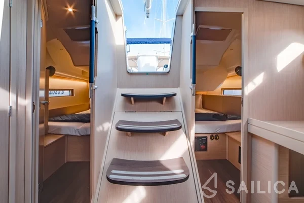 Oceanis 40.1 - Yacht Charter Sailica