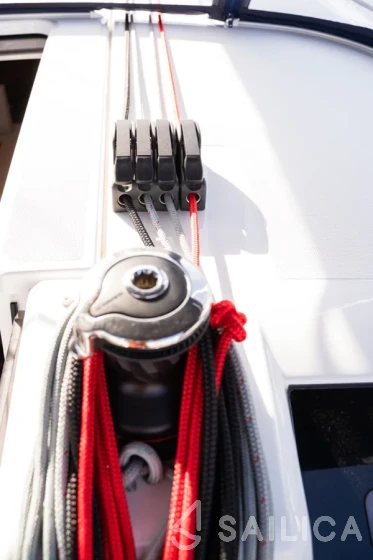 Oceanis 40.1 - Yacht Charter Sailica