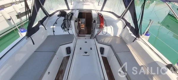 Oceanis 40.1 - Yacht Charter Sailica