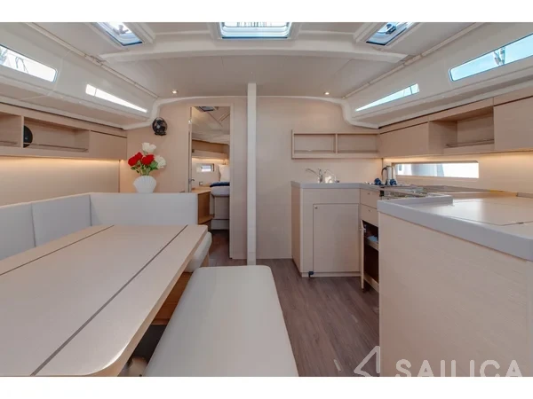 Oceanis 40.1 - Yacht Charter Sailica