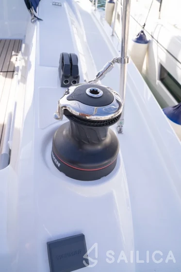 Oceanis 40.1 - Yacht Charter Sailica