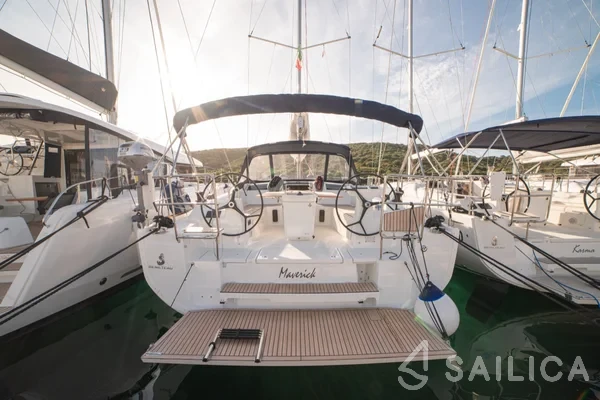 Oceanis 40.1 - Yacht Charter Sailica