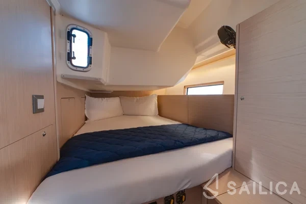 Oceanis 40.1 - Yacht Charter Sailica