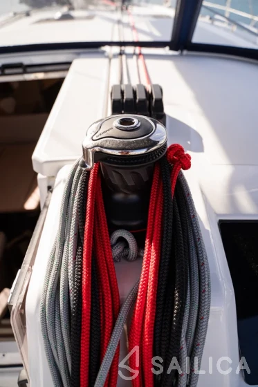 Oceanis 40.1 - Yacht Charter Sailica