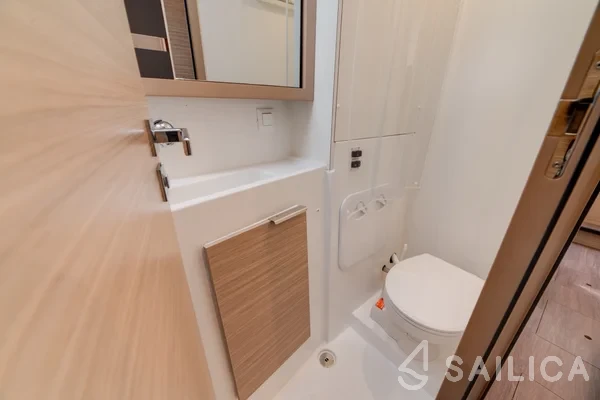 Lagoon 40 - Yacht Charter Sailica