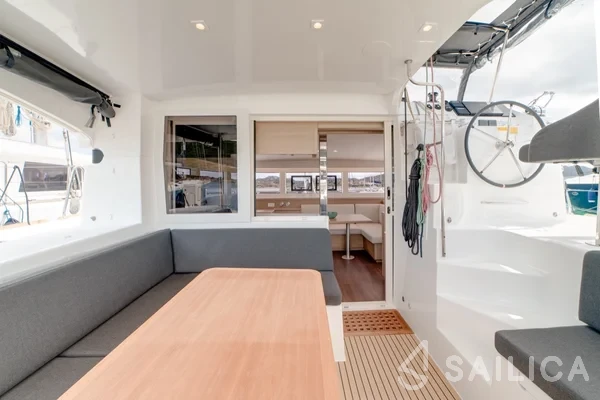 Lagoon 40 - Yacht Charter Sailica