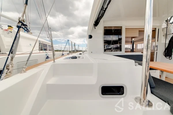 Lagoon 40 - Yacht Charter Sailica