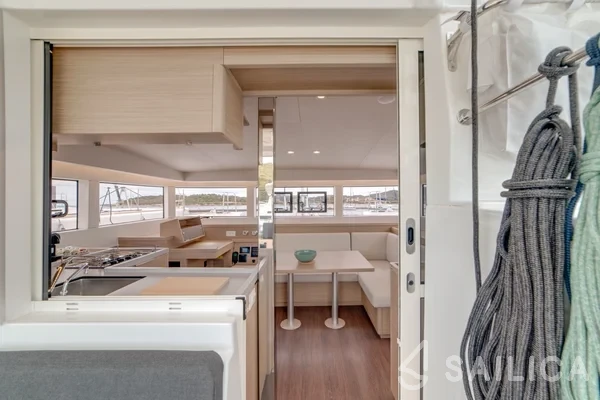 Lagoon 40 - Yacht Charter Sailica