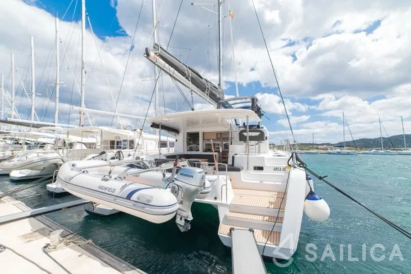 Lagoon 40 - Yacht Charter Sailica