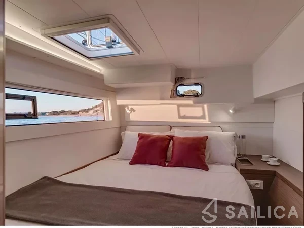 Lagoon 40 - Yacht Charter Sailica