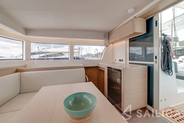 Lagoon 40 - Yacht Charter Sailica