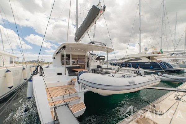 Lagoon 40 - Yacht Charter Sailica