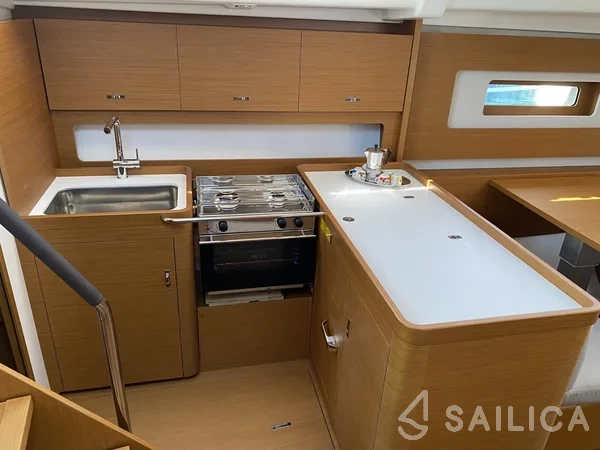 First 44 - Yacht Charter Sailica