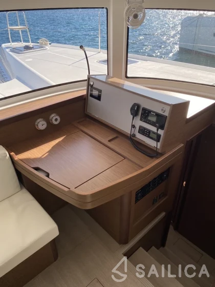 Lagoon 42 - Yacht Charter Sailica