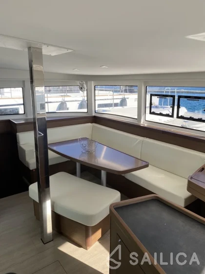 Lagoon 42 - Yacht Charter Sailica