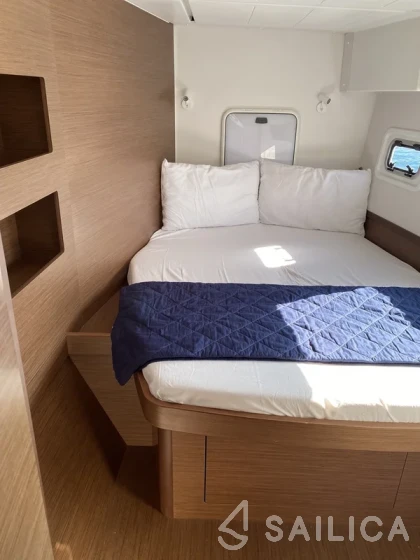 Lagoon 42 - Yacht Charter Sailica