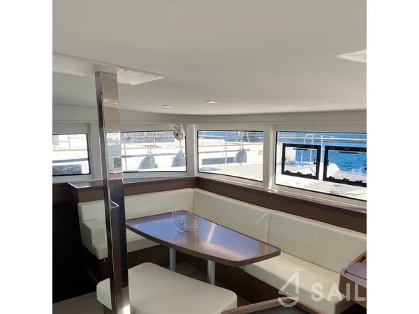 Lagoon 42 - Yacht Charter Sailica