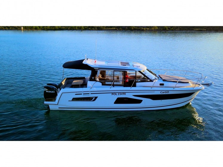 Merry Fisher 1095 - Yacht Charter Sailica