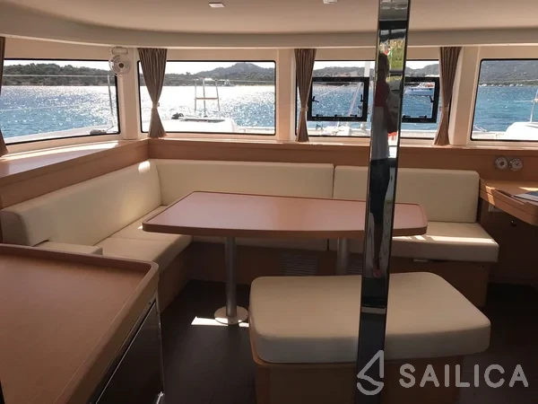 Lagoon 42 - Yacht Charter Sailica