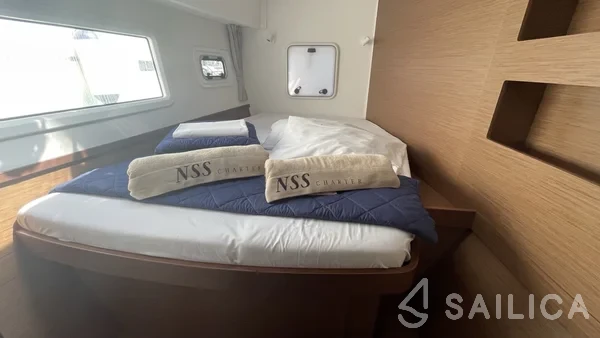 Lagoon 42 - Yacht Charter Sailica