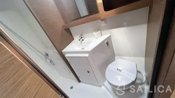 Lagoon 42 - Yacht Charter Sailica