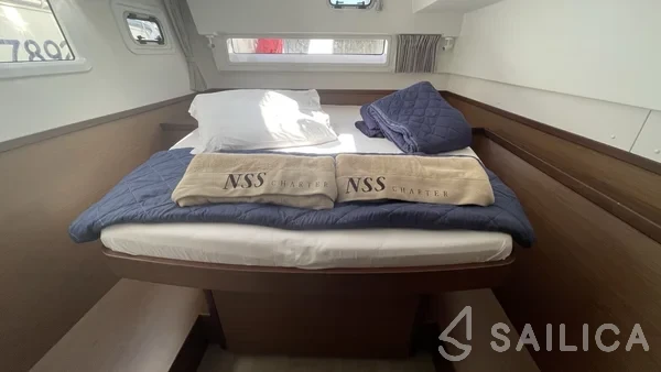 Lagoon 42 - Yacht Charter Sailica