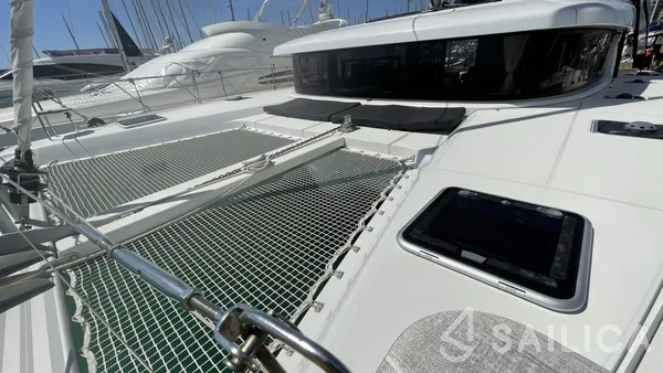 Lagoon 42 - Yacht Charter Sailica