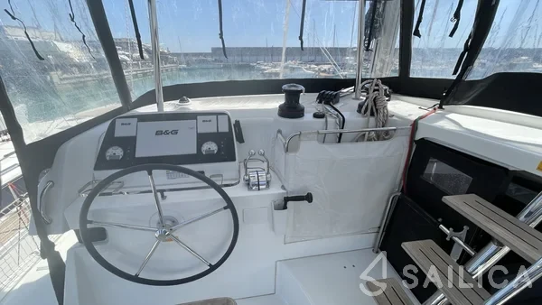 Lagoon 42 - Yacht Charter Sailica