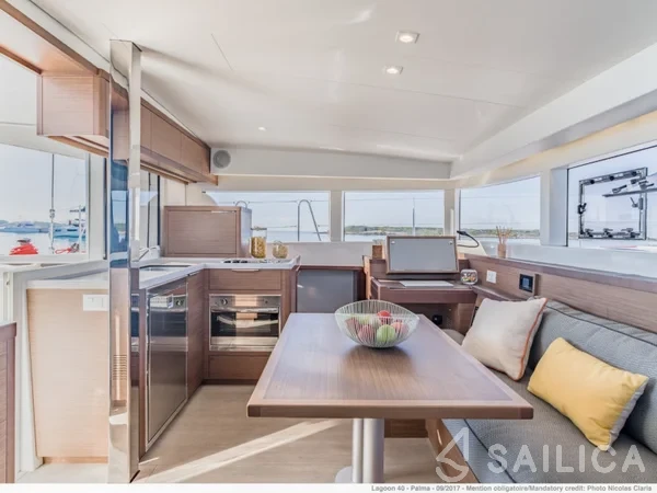 Lagoon 40 - Yacht Charter Sailica